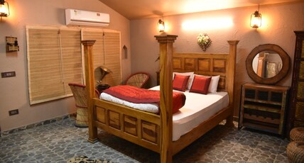 Yaduvanshi Farm & Resort Room Type - Cottage - Lake View