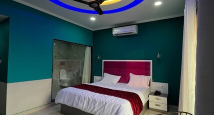 R D INN Room Type - Super Deluxe AC Room