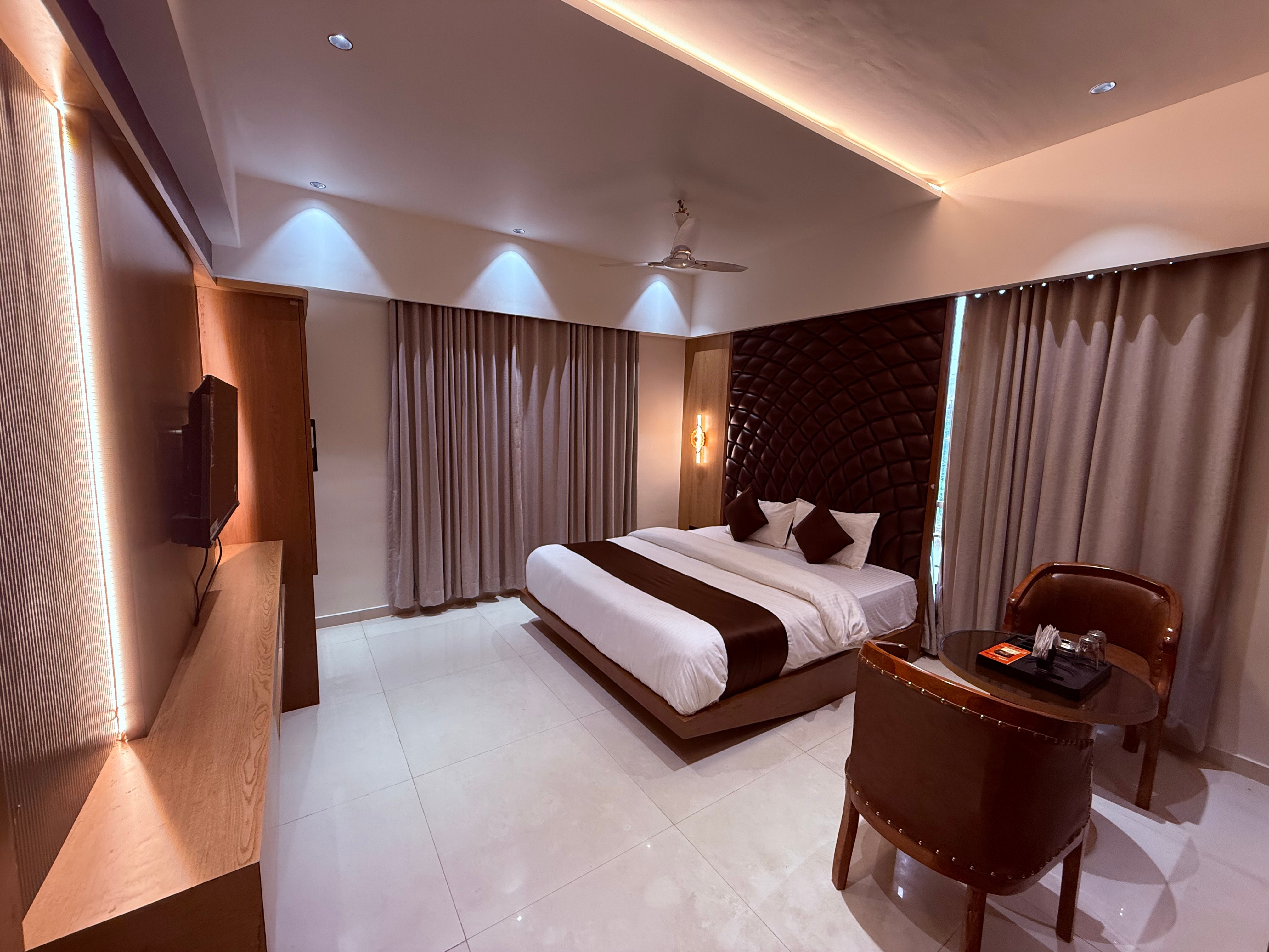 Hotel Classic Banquet and Rooms - Tap to explore photos