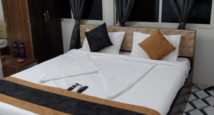Amar Raj Stay New Town Room Type - DELUXE ROOM