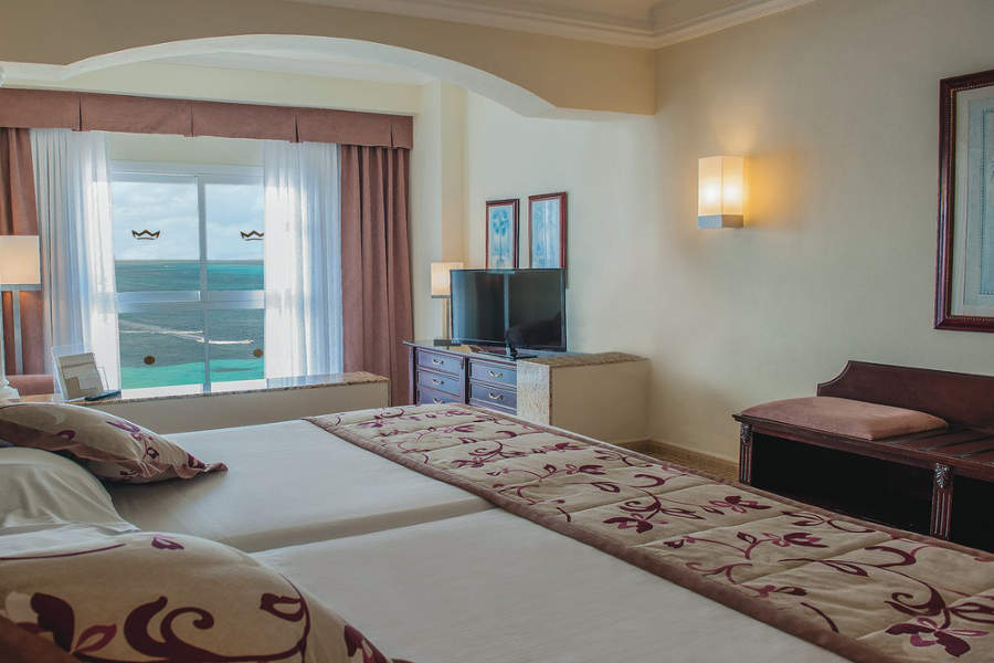RIU Palace Aruba - All Inclusive - Tap to explore photos