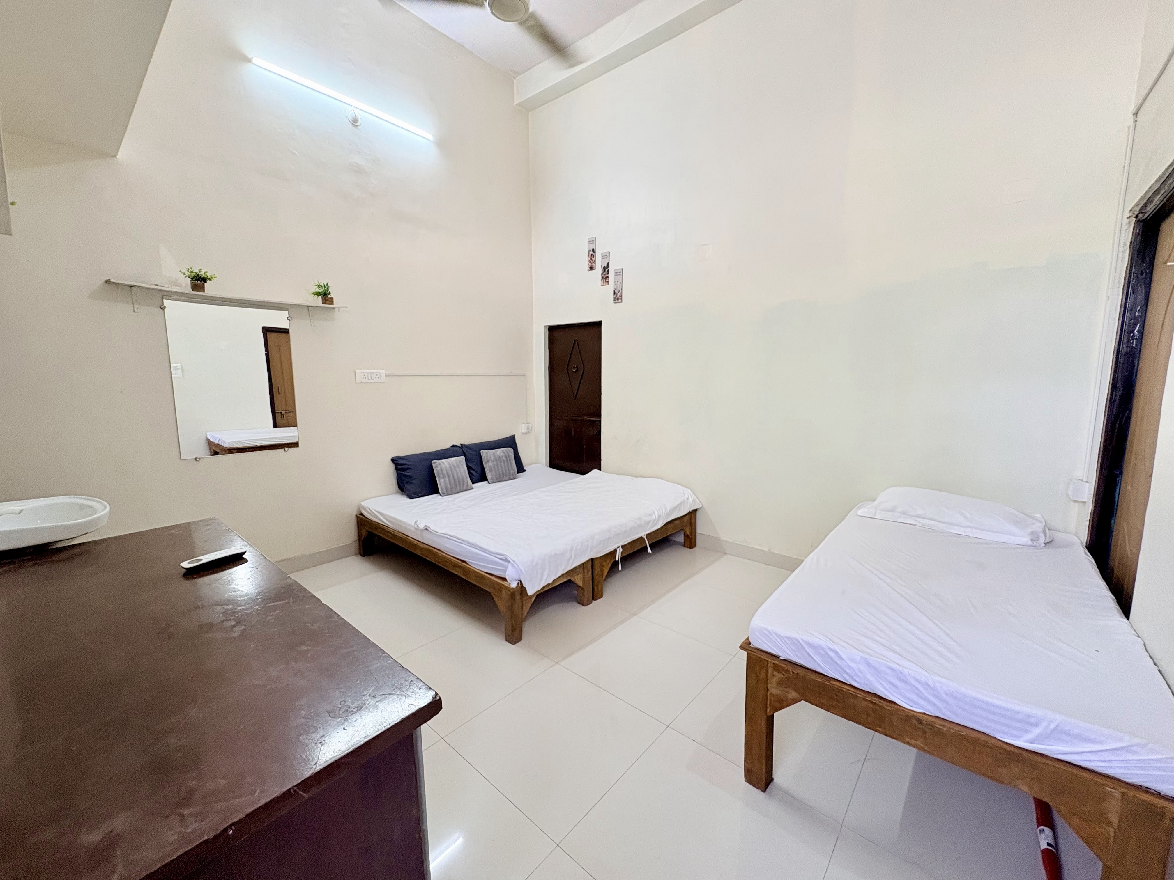 5 star AC dormitory - Tap to explore photos