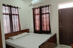 TILAK RAJ PALACE