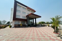 DHAMMA GRAND HOTEL RESORT