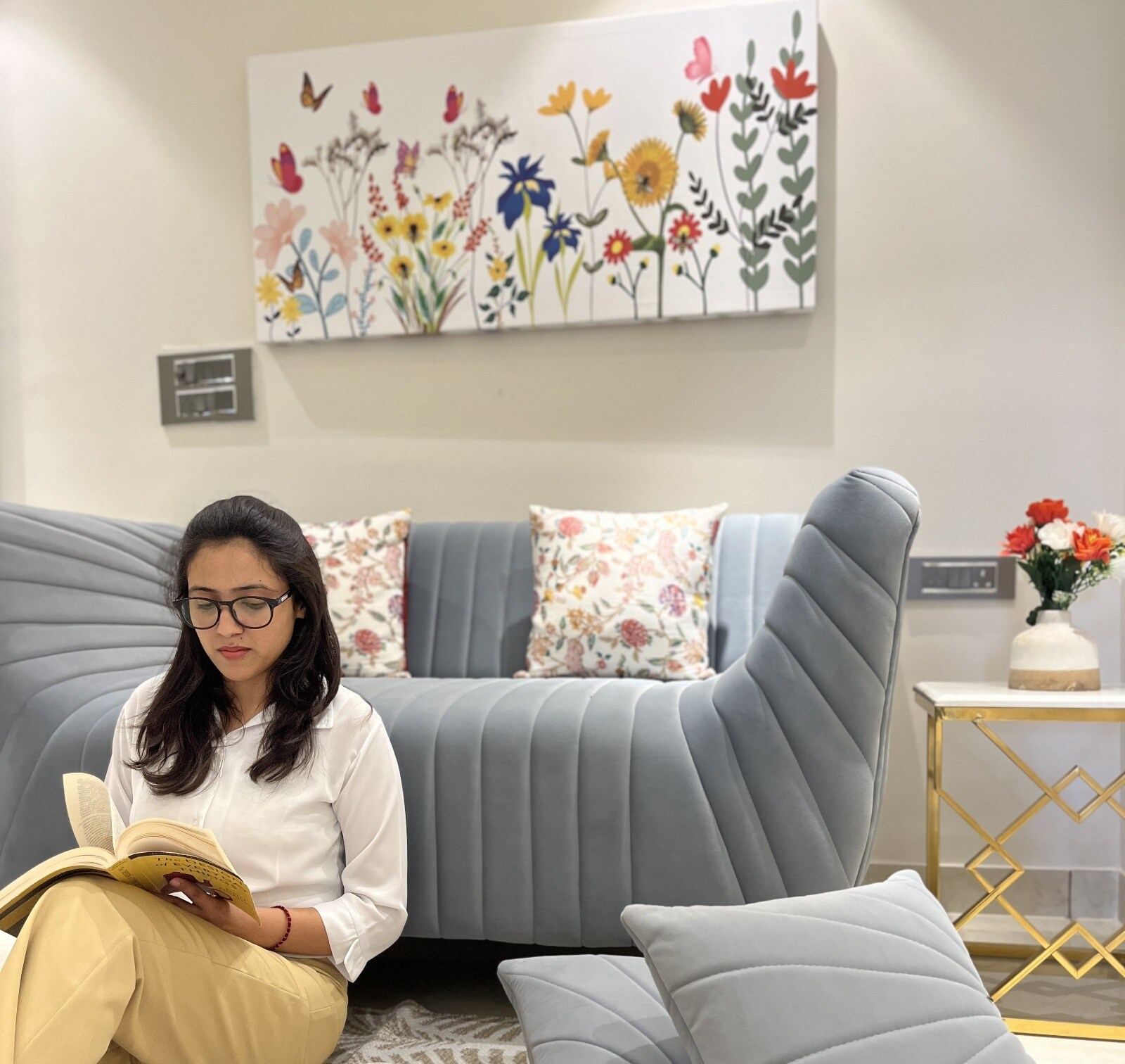 BluO 1BHK Suite - Balcony, Lift, Gym, Parking - Tap to explore photos