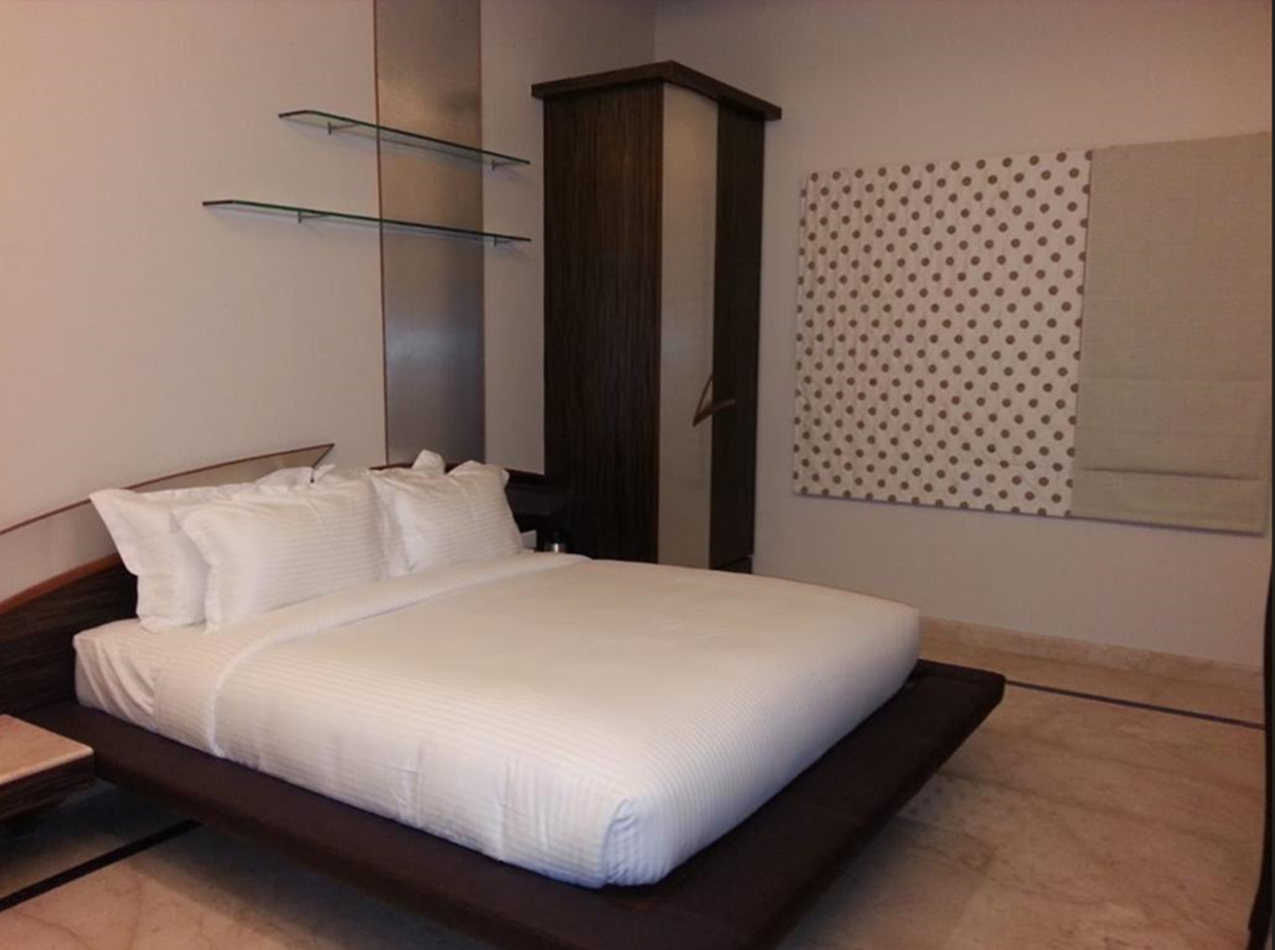 Sunshine Serviced Apartment-Corporate - Tap to explore photos