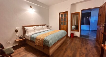 Thapa Farms, Koti (Kufri-Chail Road) Room Type - Executive Room 2