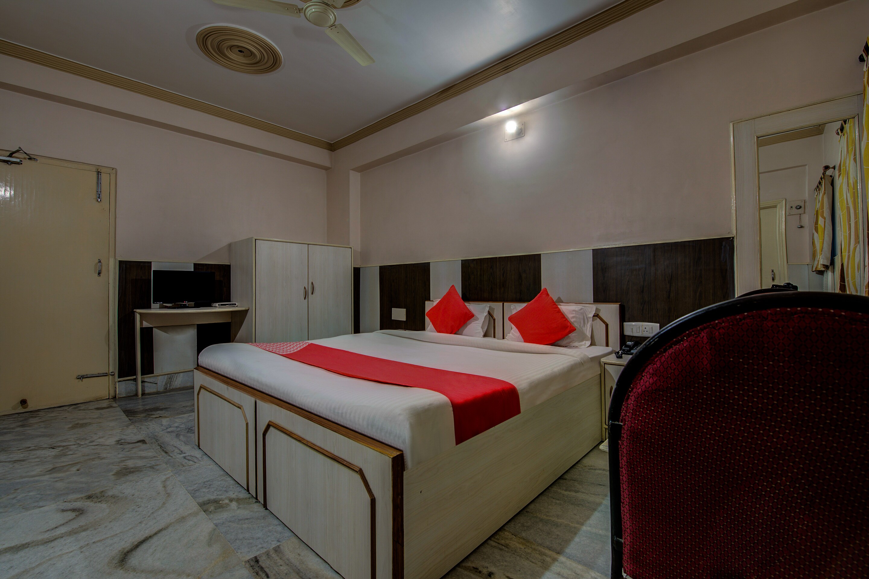 Hotel Yuvraj - Tap to explore photos