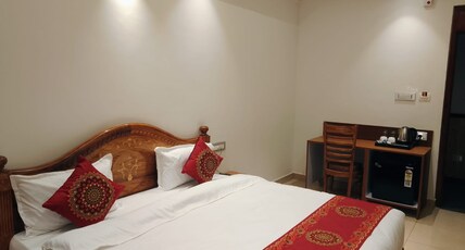 Hotel Indradhar Room Type - Super Deluxe Without Balcony Room