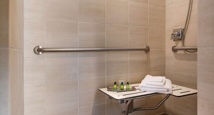 Colcord Hotel Oklahoma City, Curio Collection by Hilton Room Type - CORNER KNG MOB HR ACC RI-S