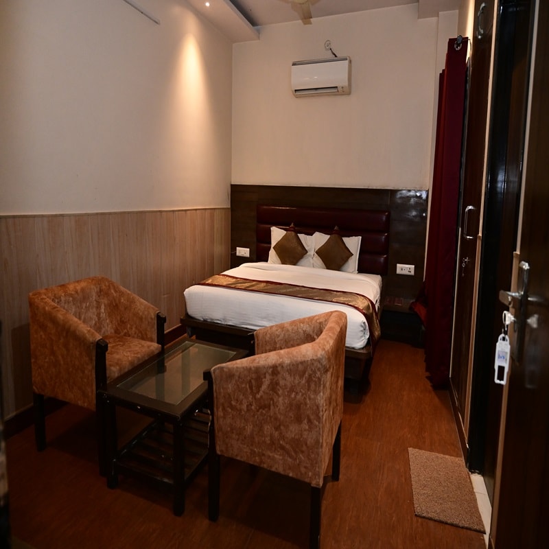 Hotel Gayatri Palace - Tap to explore photos
