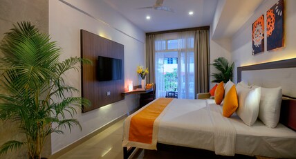 TreeHouse Neptune Room Type - Suite room with City view and King Bed