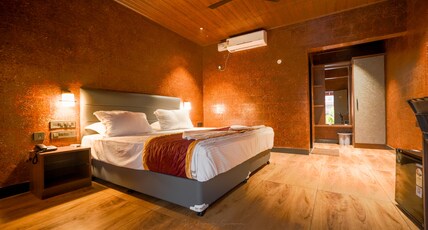 Casa Marina Beach front Resort Room Type - Pool view cottage
