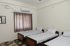 AYYANS PARK INN