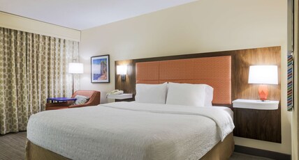 HAMPTON INN RALEIGH GARNER Room Type - 1 KNG ACCESSIBLE TUB NS