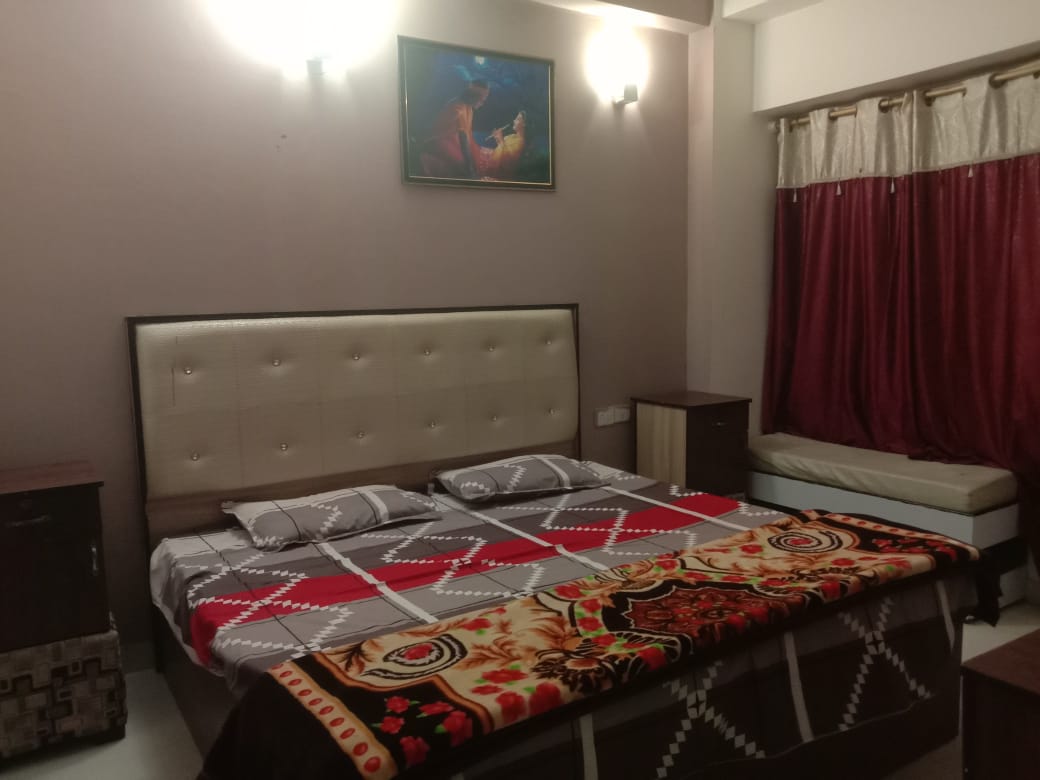 Shri Radha Nikunj Homestay - Tap to explore photos