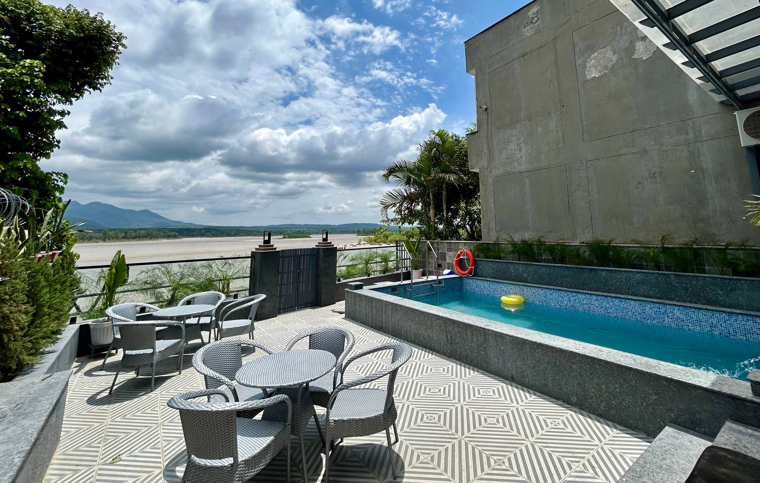 Ganga Euphoria Luxury Villa on Ganges w pool - Tap to explore photos