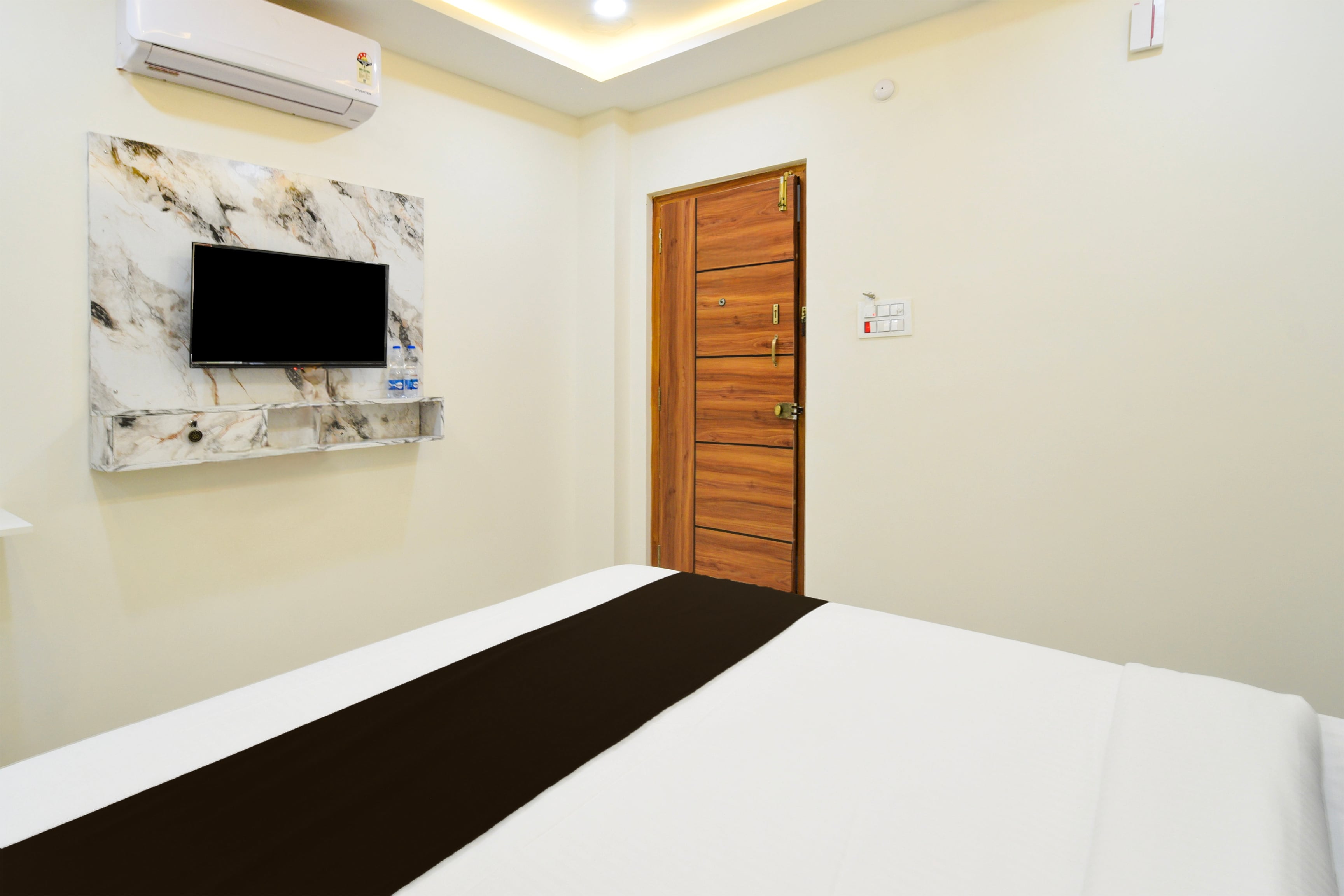 Super Townhouse IKON SUITES - Tap to explore photos