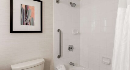 Hilton Garden Inn Reno Room Type - 2 QUEENS W DRINKS-SNACKS