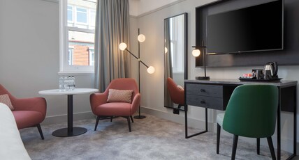 DoubleTree by Hilton Brighton Metropole Room Type - KING GUEST ROOM
