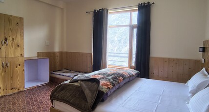 Hayer House & Restaurant Room Type - Bedroom 8
