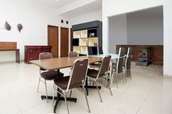 Collection O 1061 Aliya Homestay
