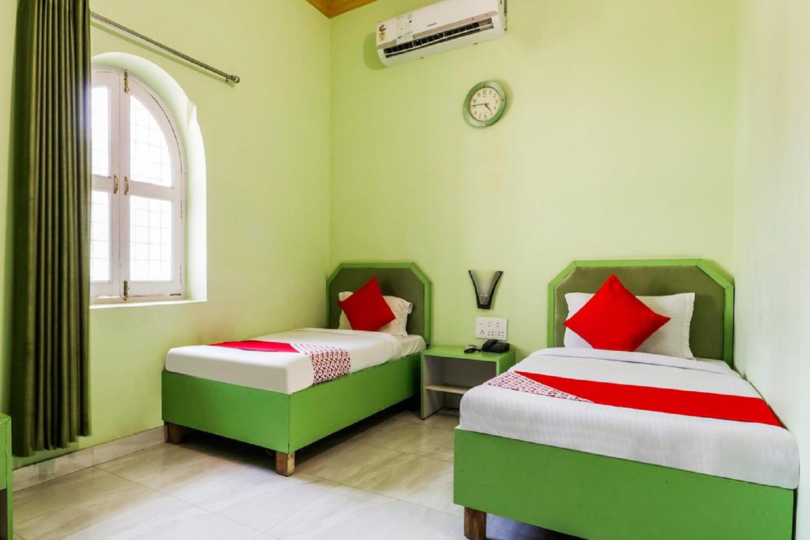 Paradise Luxury Homestay - Tap to explore photos
