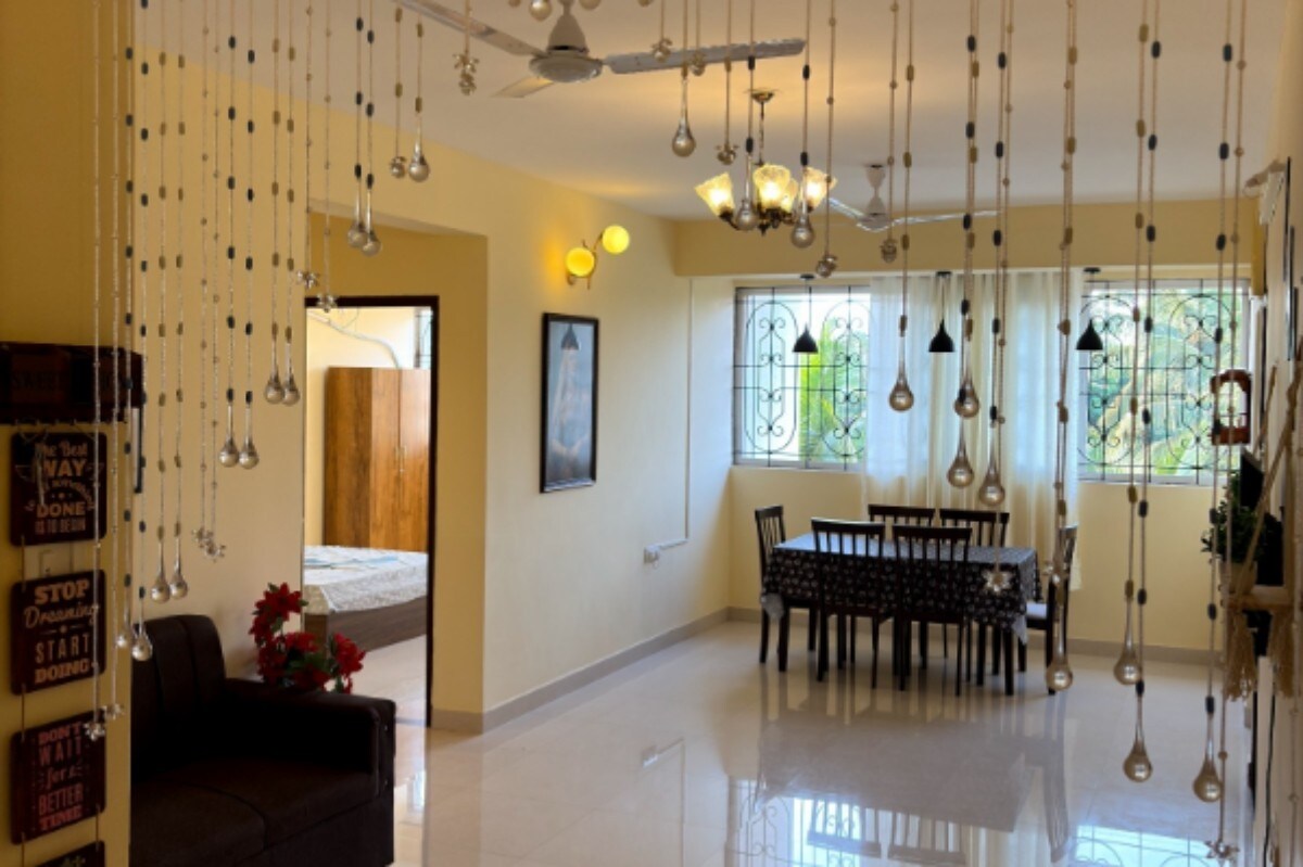 Mystic Charm by Divya : 1BHK AC room City View - Tap to explore photos