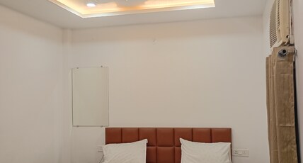 Hotel S. R Grand Room Type - Family Room with Sofa