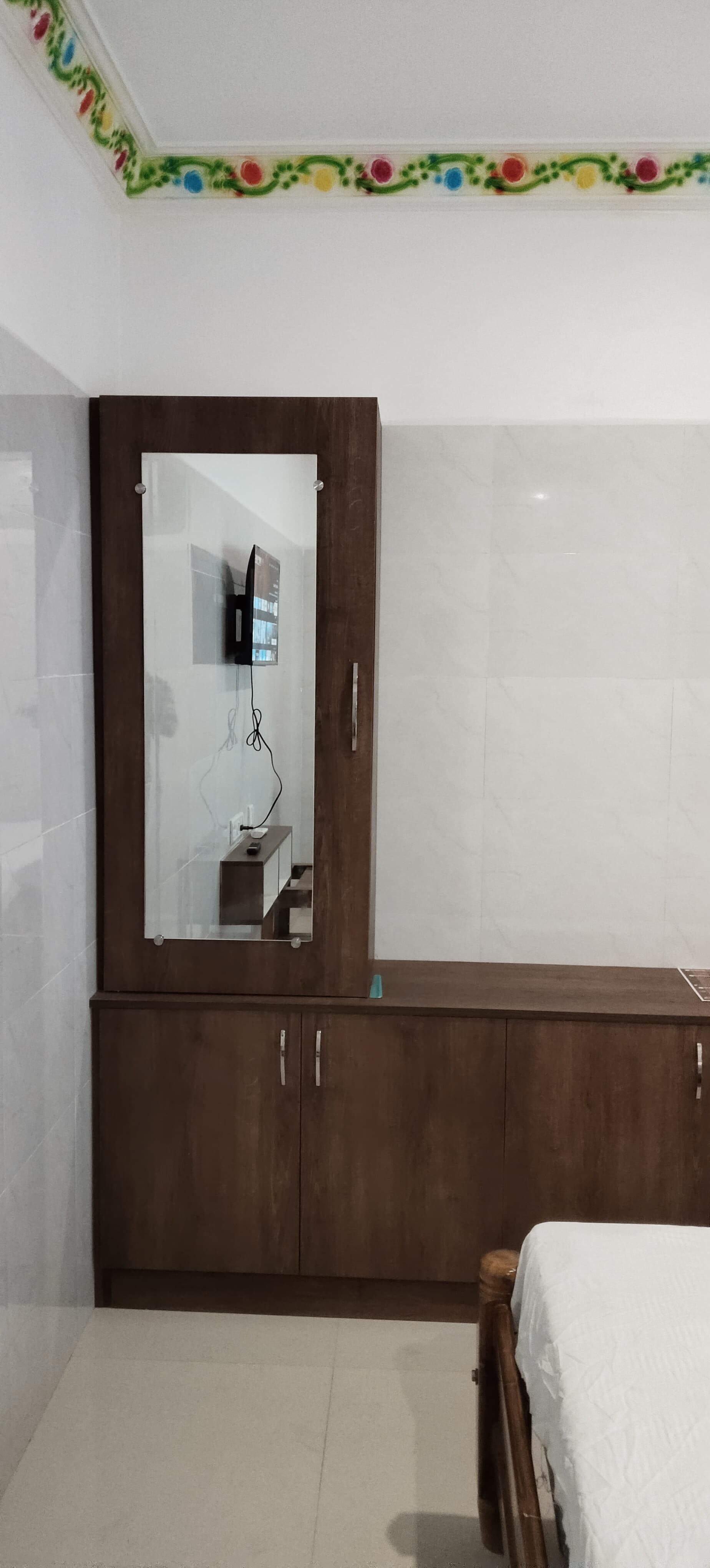 KKR LODGE MOONGILTHURAIPATTU - Tap to explore photos