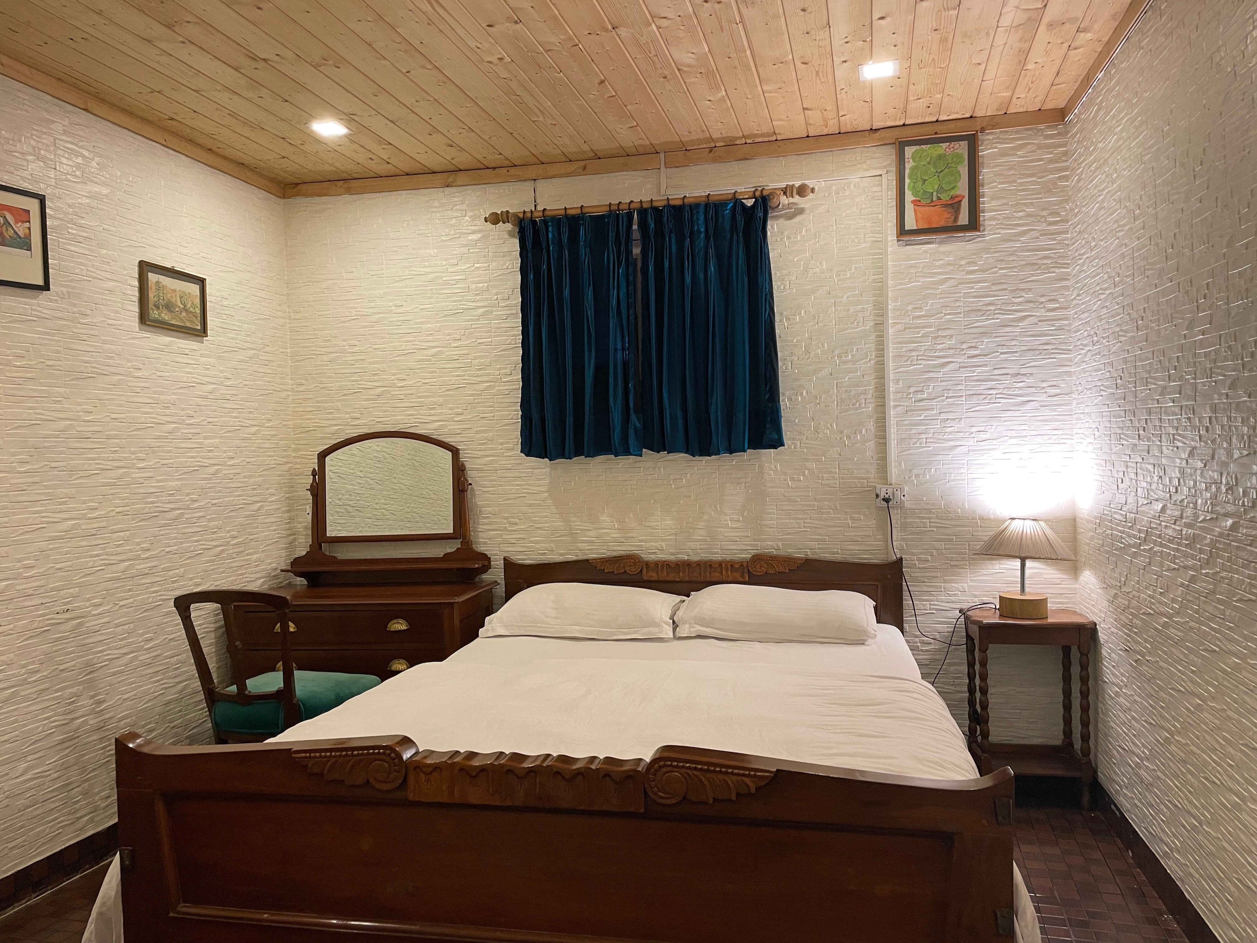 Herne Lodge 1 | Entire 1 BHK Apartment - Tap to explore photos