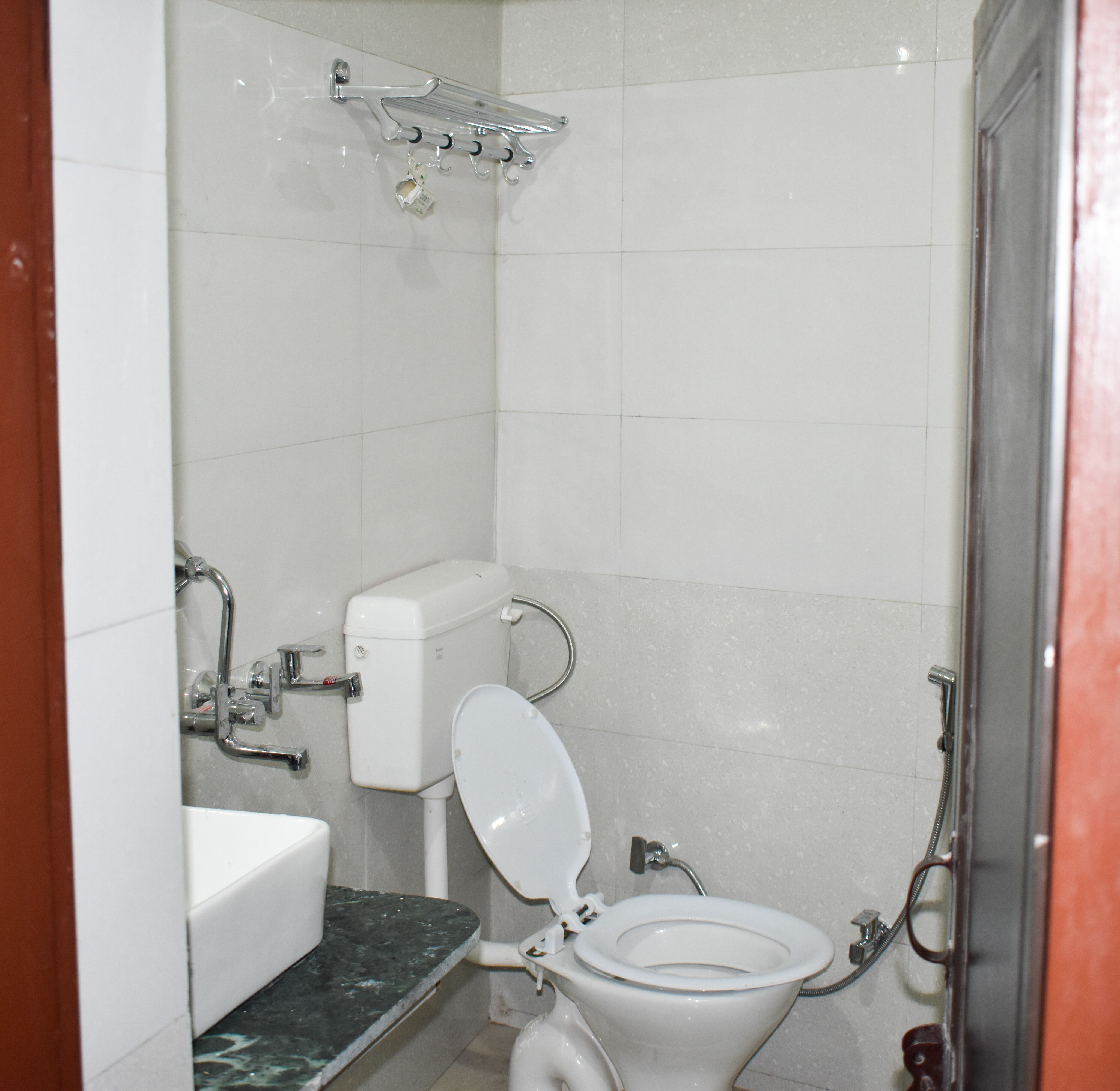Apollo Homestay - Tap to explore photos