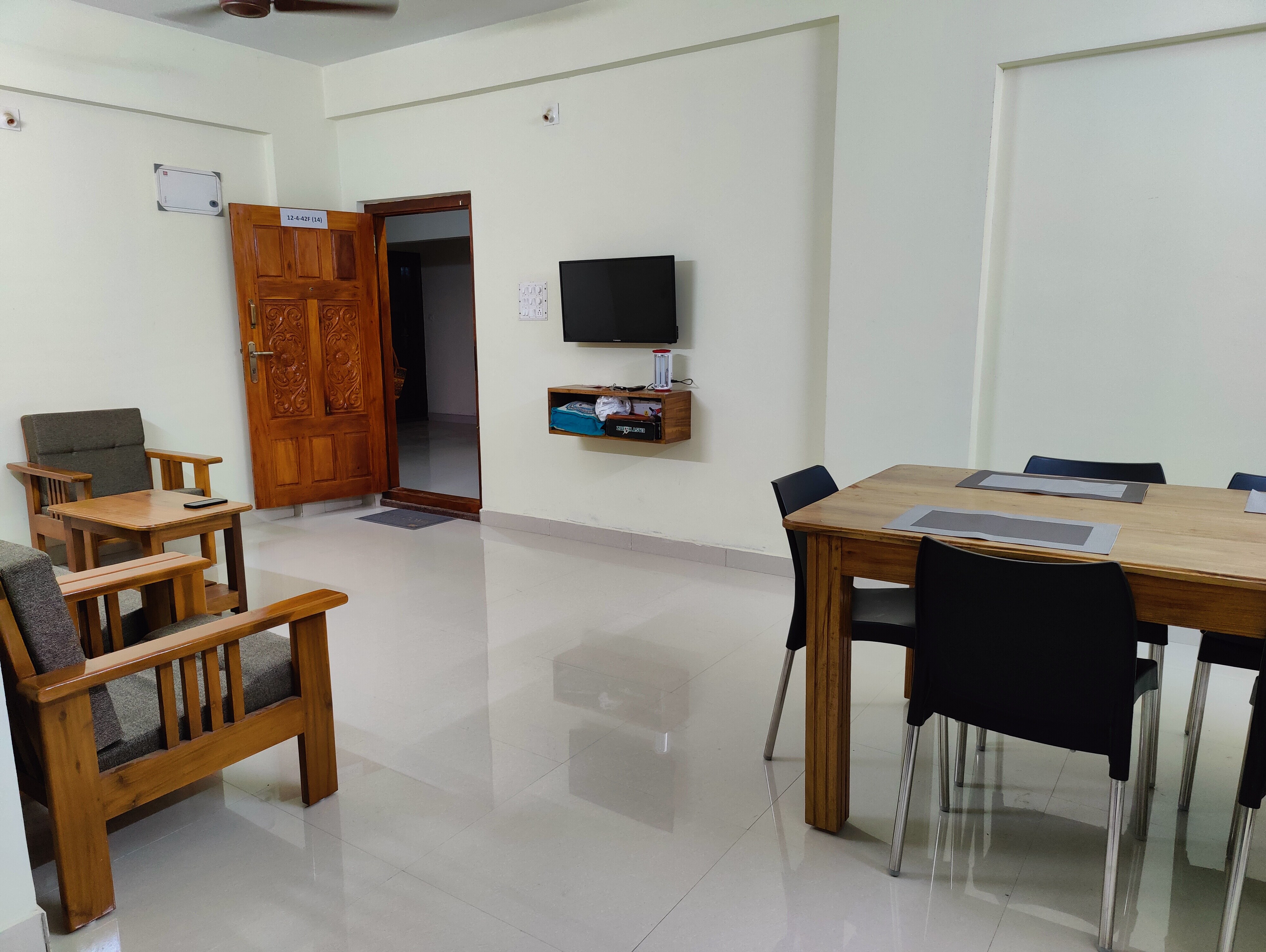 Cozy 3BHK fully furnished Apt 305 - Tap to explore photos