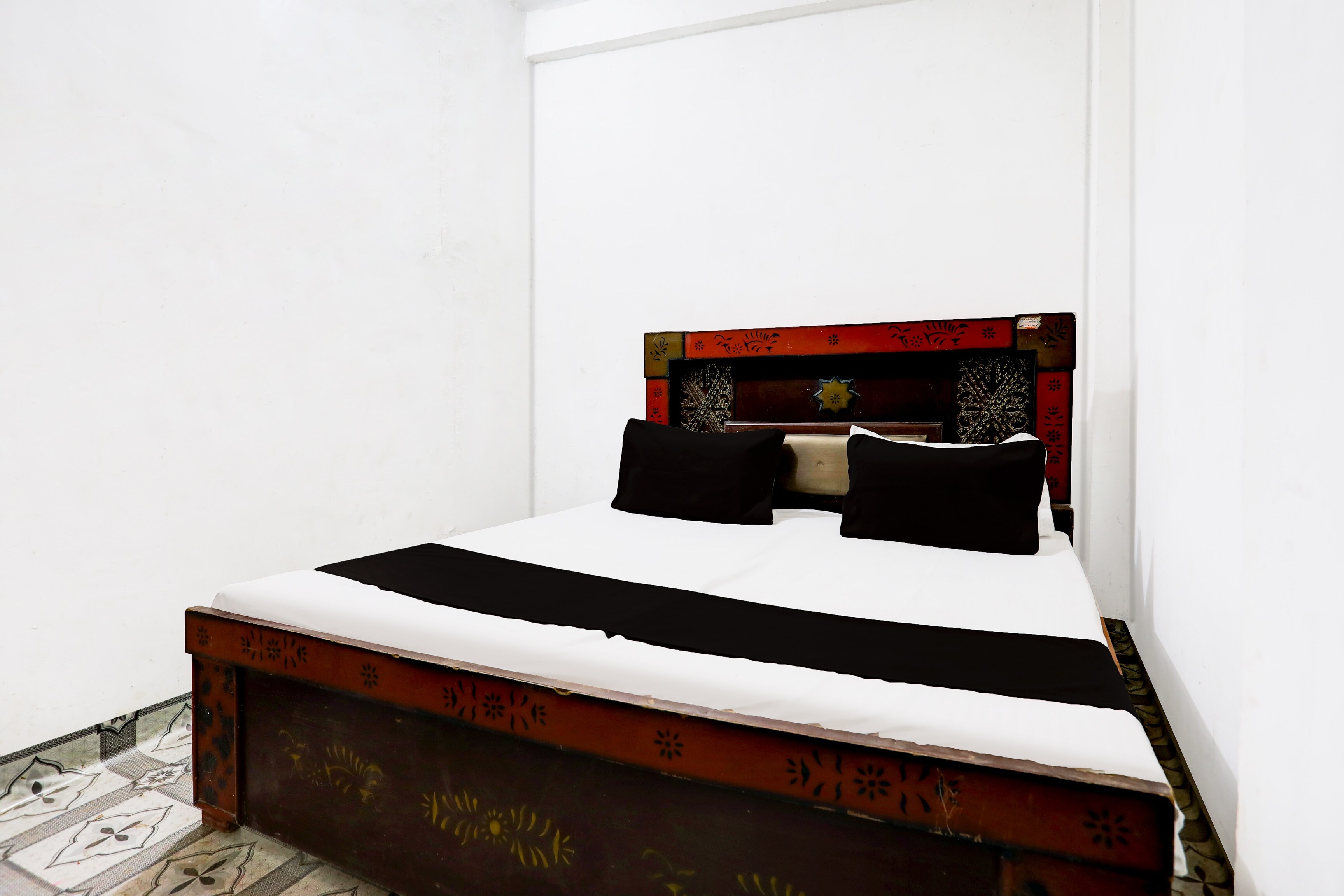 Hotel O Near Annapurna Mandir ( Sky Hotel ) - Tap to explore photos