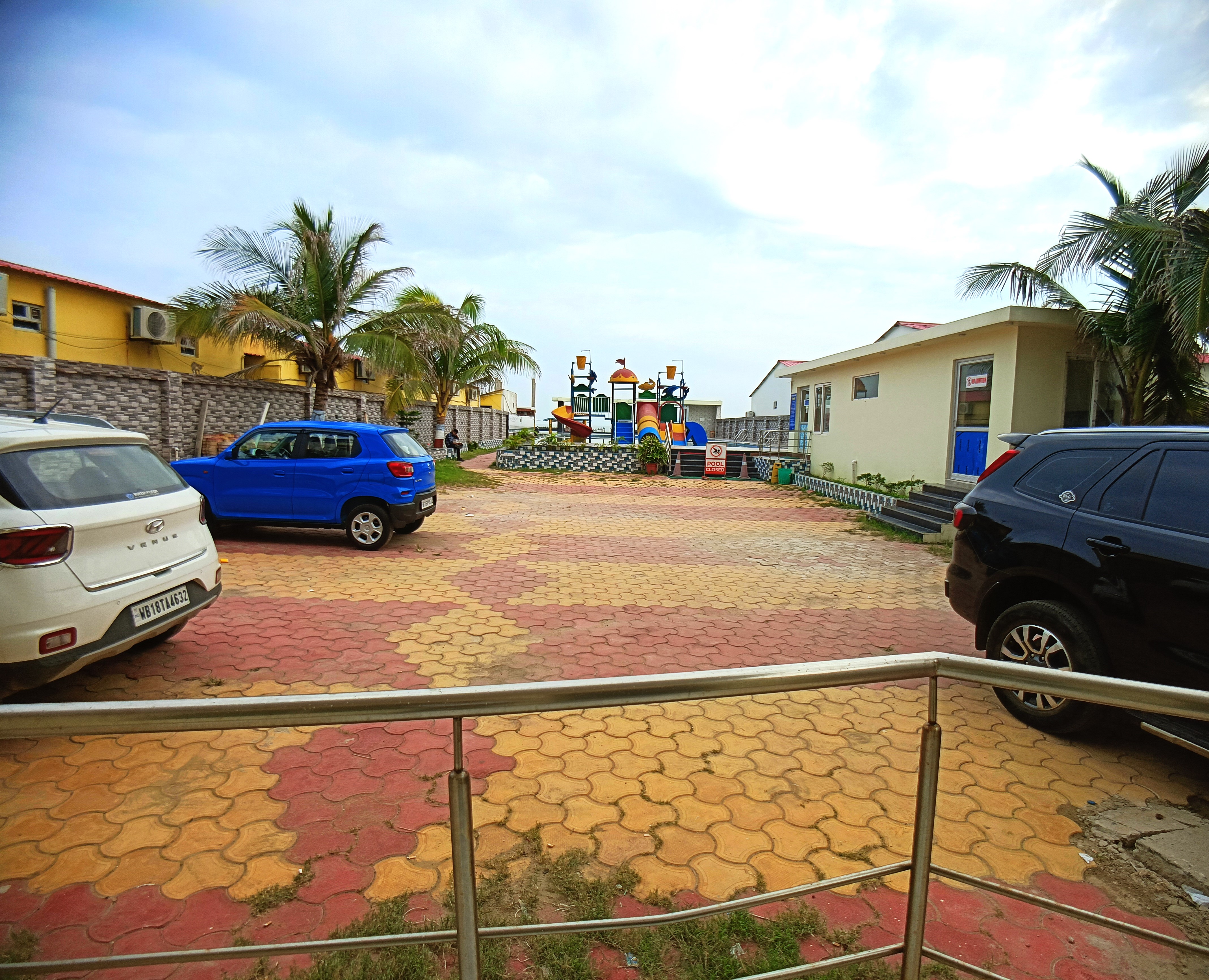 Hotel Hindusthan Inn - Tap to explore photos