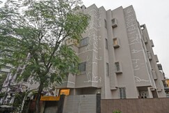 Super Townhouse Hotel All In One Near City Centre Salt Lake