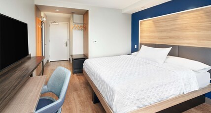 Tru by Hilton Ft Lauderdale Airport Room Type - 1 KING HEARING ACCESSIBLE