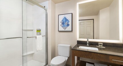Candlewood Suites Boise-Meridian, an IHG Hotel Room Type - 1 Queen Studio Suite Communications Accessible