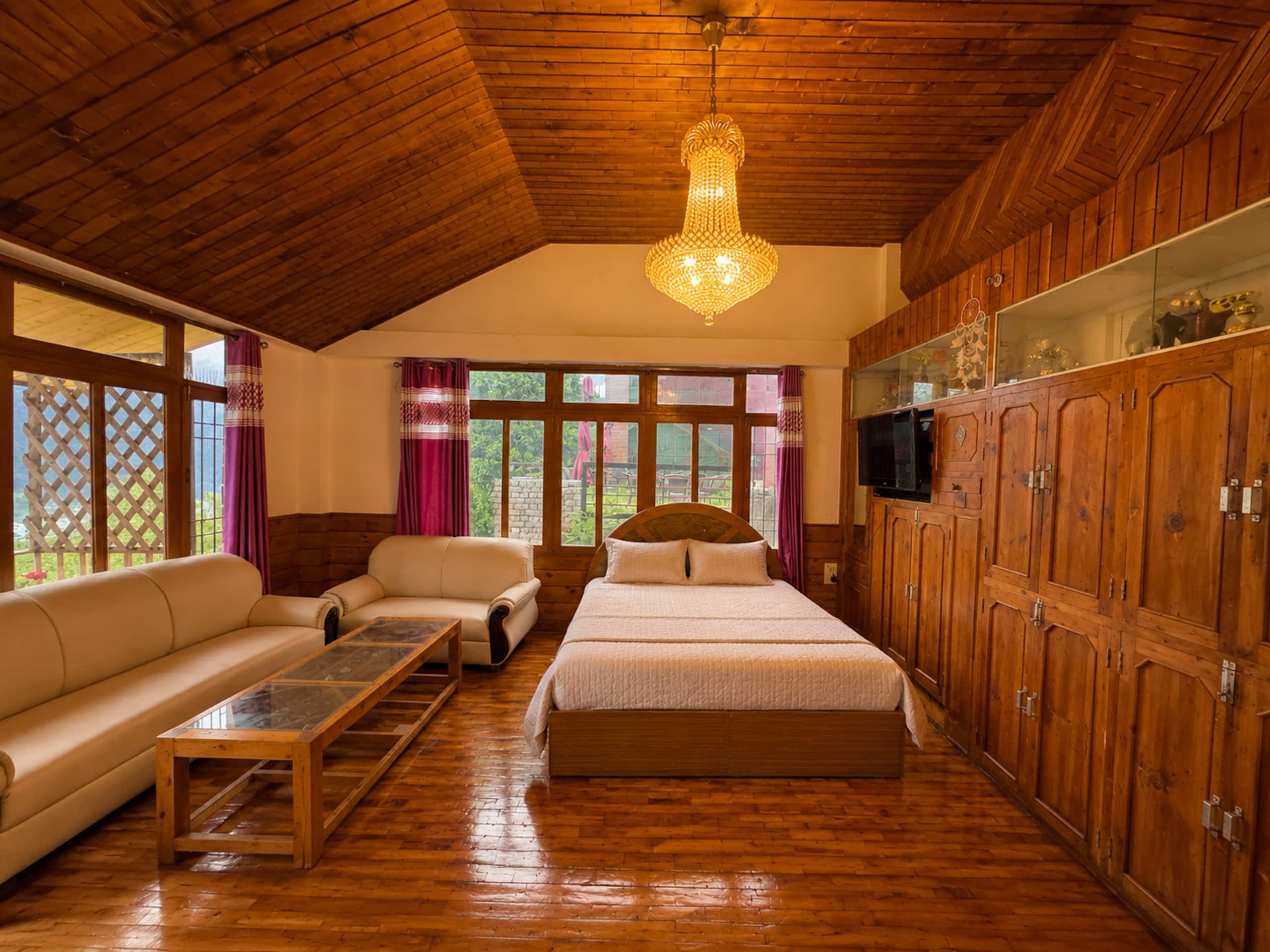 Springwood Cottage | Entire 2BHK | Onsite Parking - Tap to explore photos