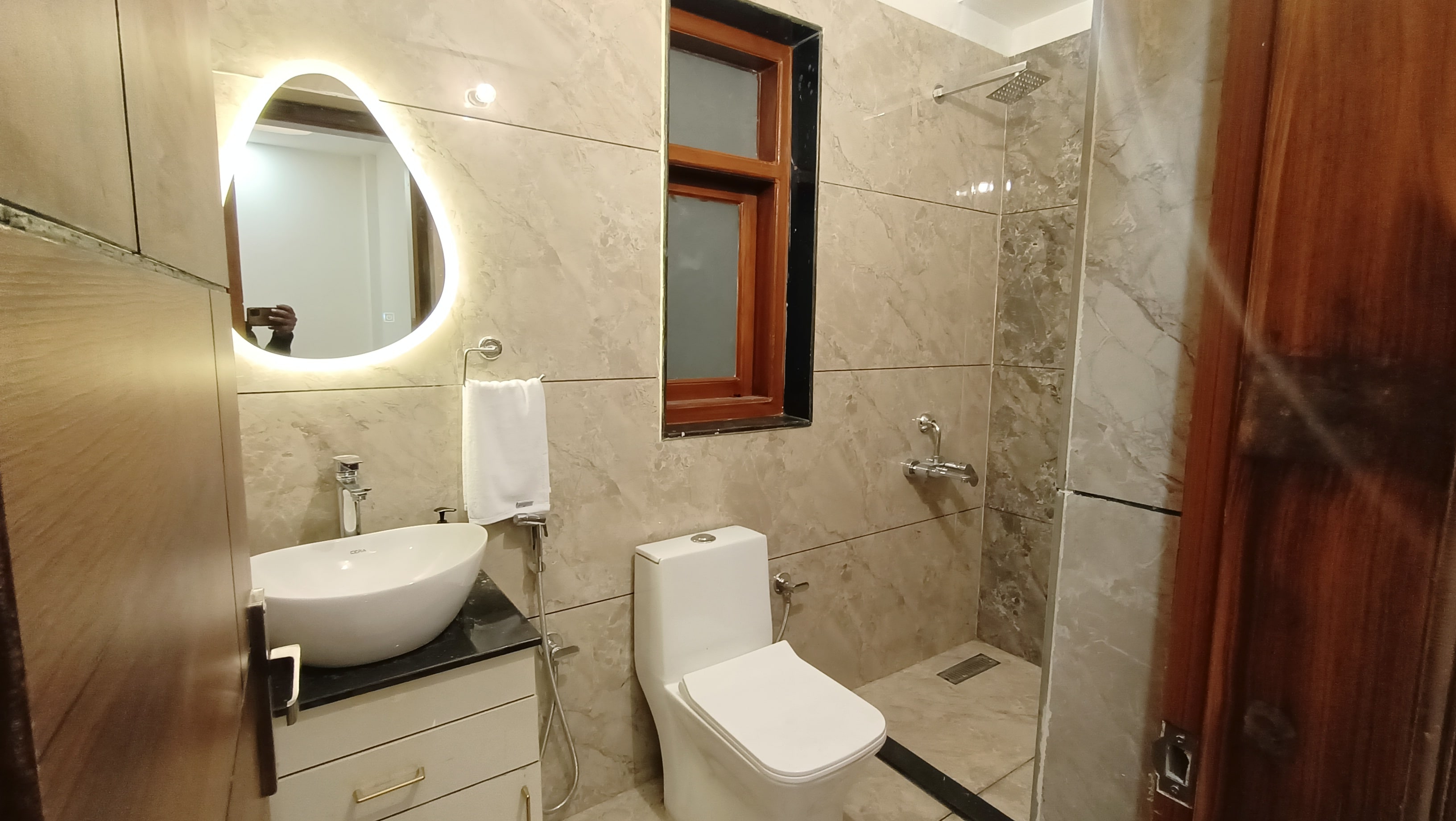 Magestica Homestay - Tap to explore photos