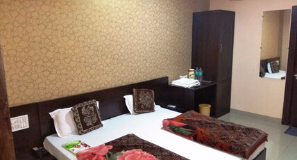 HOTEL BRIJWASI ROYAL Room Type - AC DELUXE ROOM