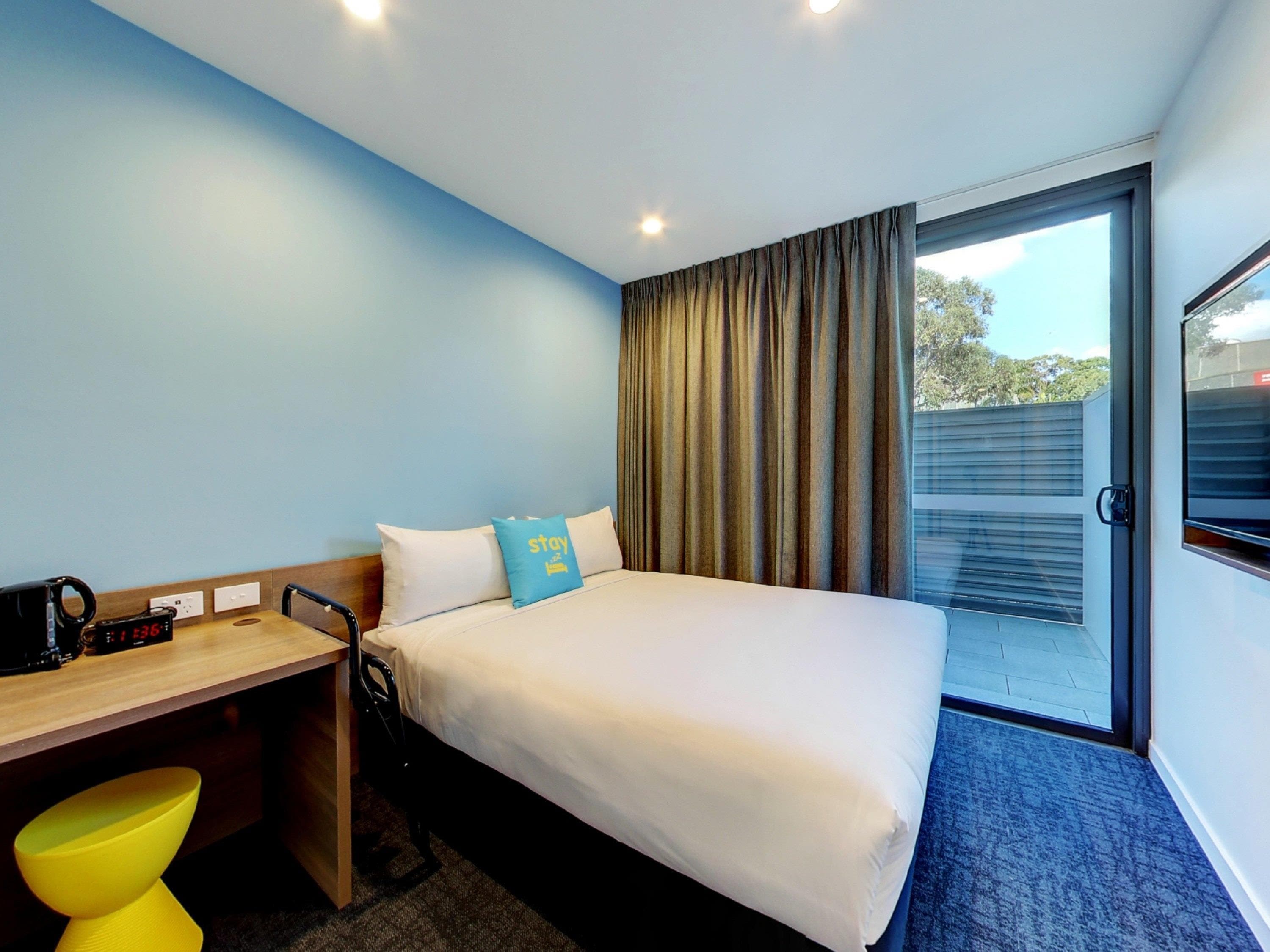 ibis budget Sydney Airport - Tap to explore photos