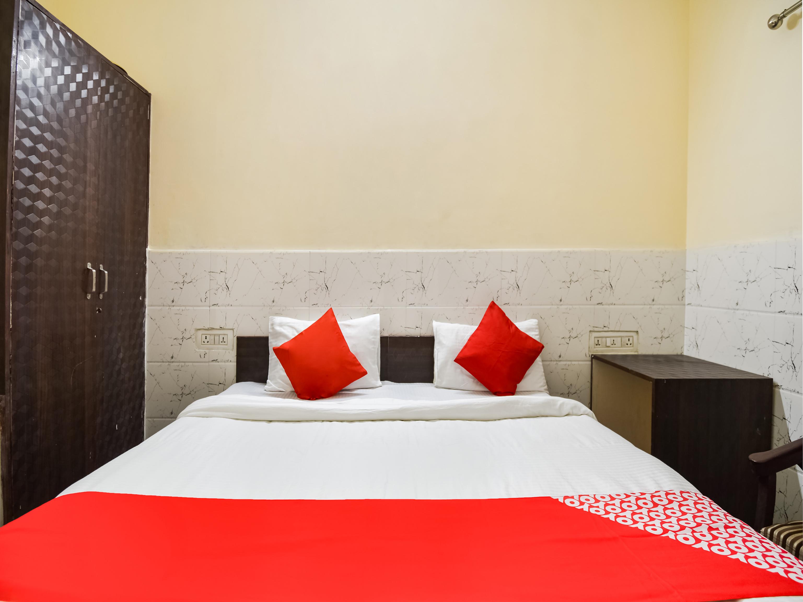 Hotel O Anjani Mahal Guest House - Tap to explore photos
