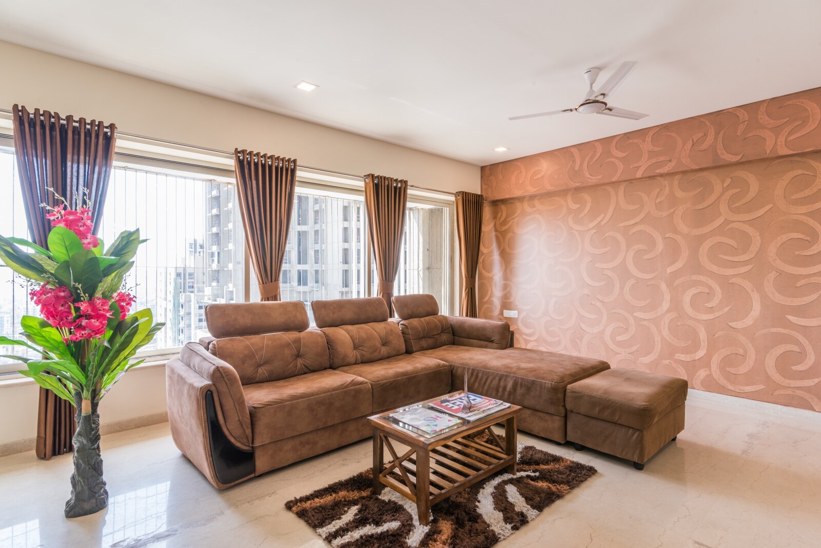 Corporate Suite | Rooms in an Apartment - Tap to explore photos