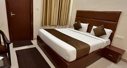 Hotel Dev Ganga Room Type - Deluxe Room