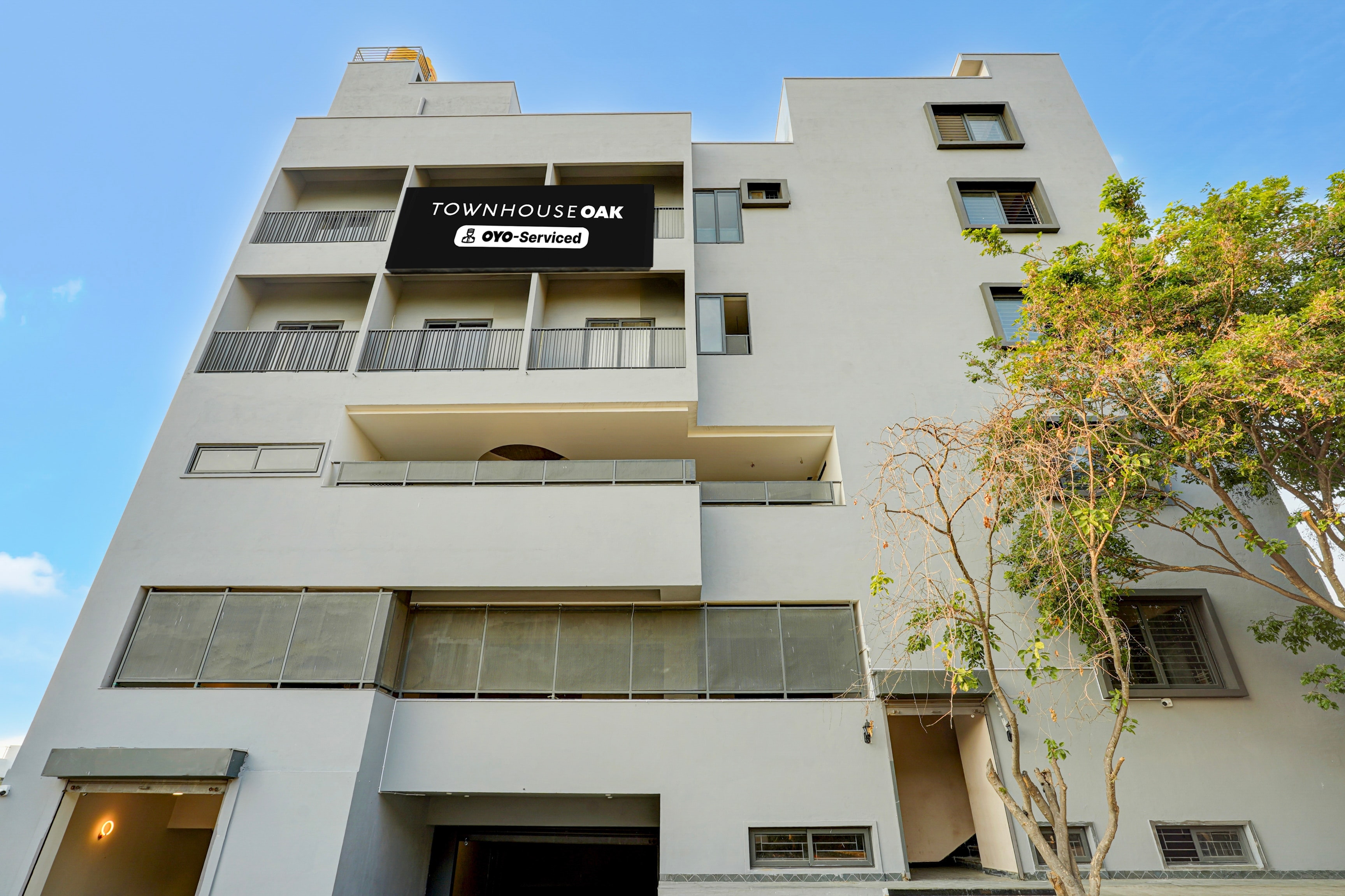 Super Townhouse Oak Turahalli Forestview Bansankari - Tap to explore photos