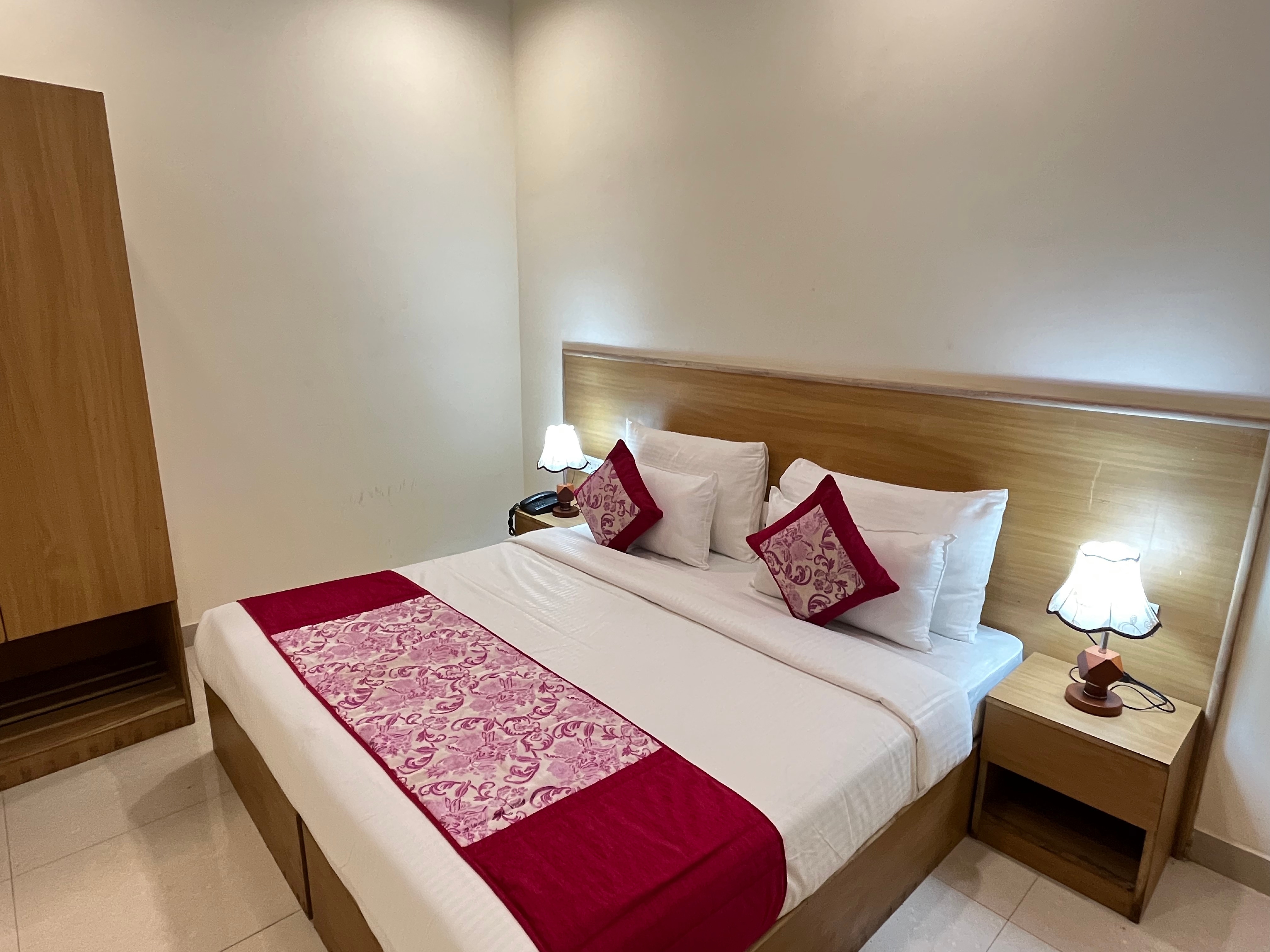 TNCS Corporate Hotel near sector 62 - Tap to explore photos