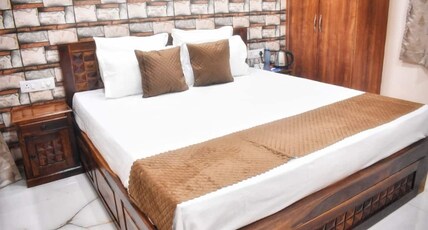 Serenity Escape | A Luxurious Retreat Room Type - Stone Path Room