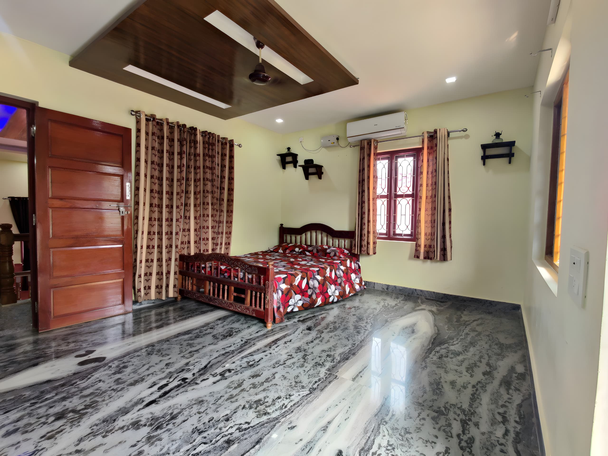 Butterfly Guest House 5bhk bunglow - Tap to explore photos