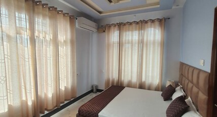 Shree Nanda  Guest House Room Type - Bedroom 102